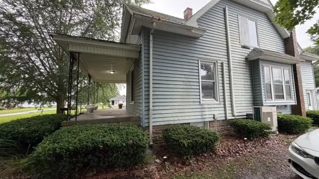 724 E Jackson Avenue, Chrisman, IL 61924 - #2