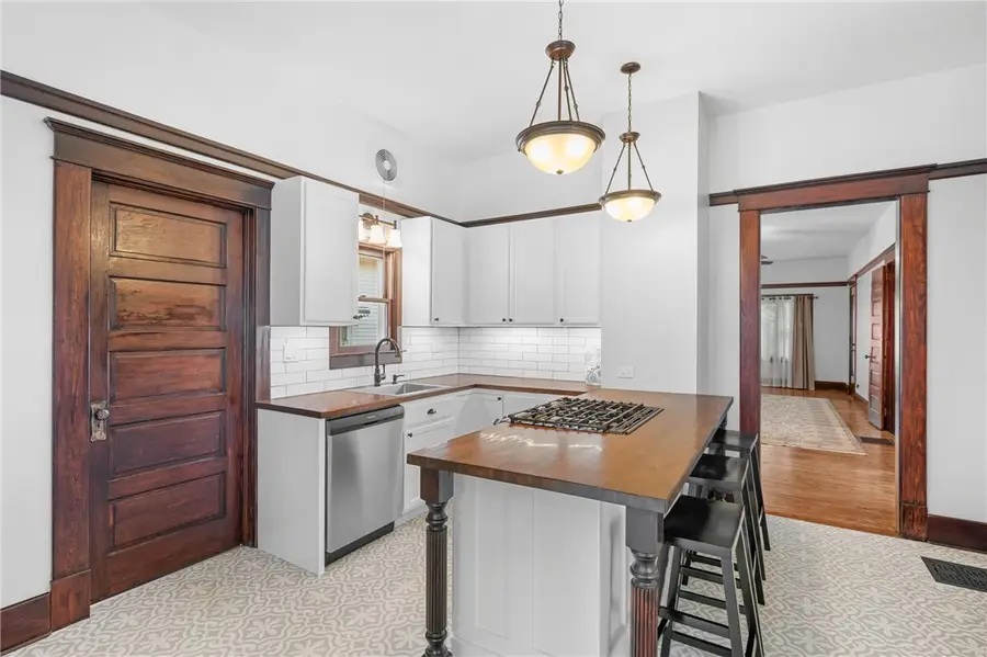 109 E Crawford Street, Paris, IL 61944 - #2