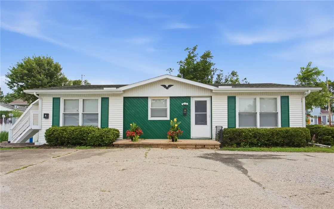 1704 Monroe Avenue, Charleston, IL 61920 - #1