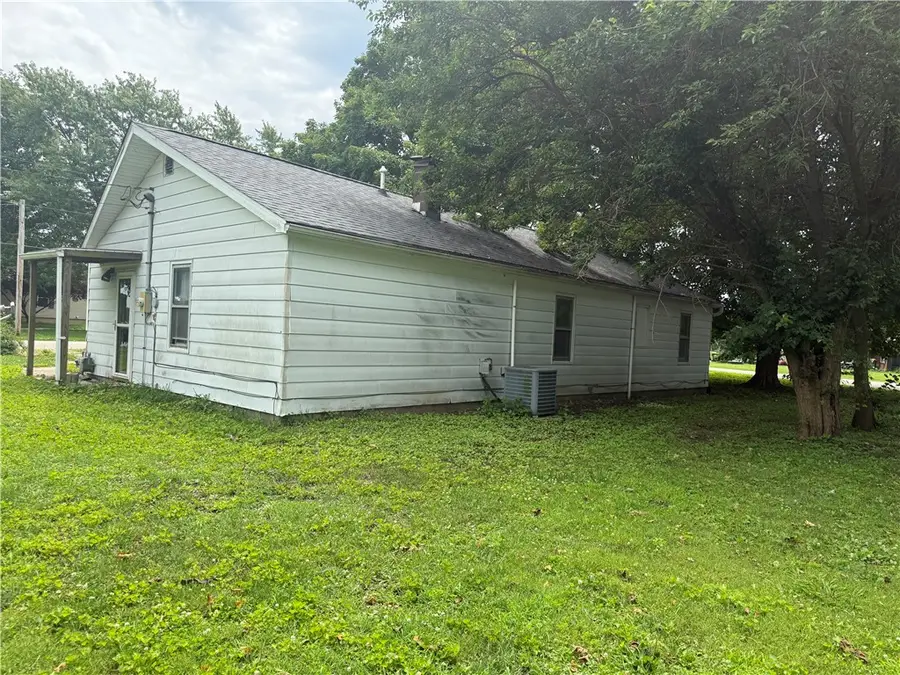 511 9th Street, Illiopolis, IL 62539 - #3