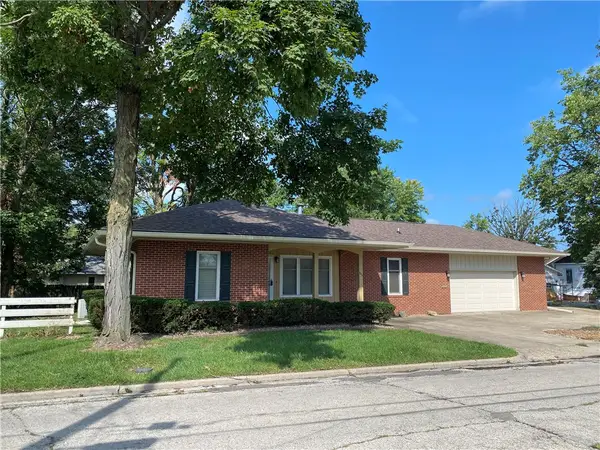856 11th Street, Charleston, IL 61920