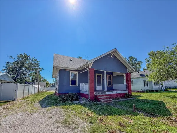 931 1st Street, Charleston, IL 61920