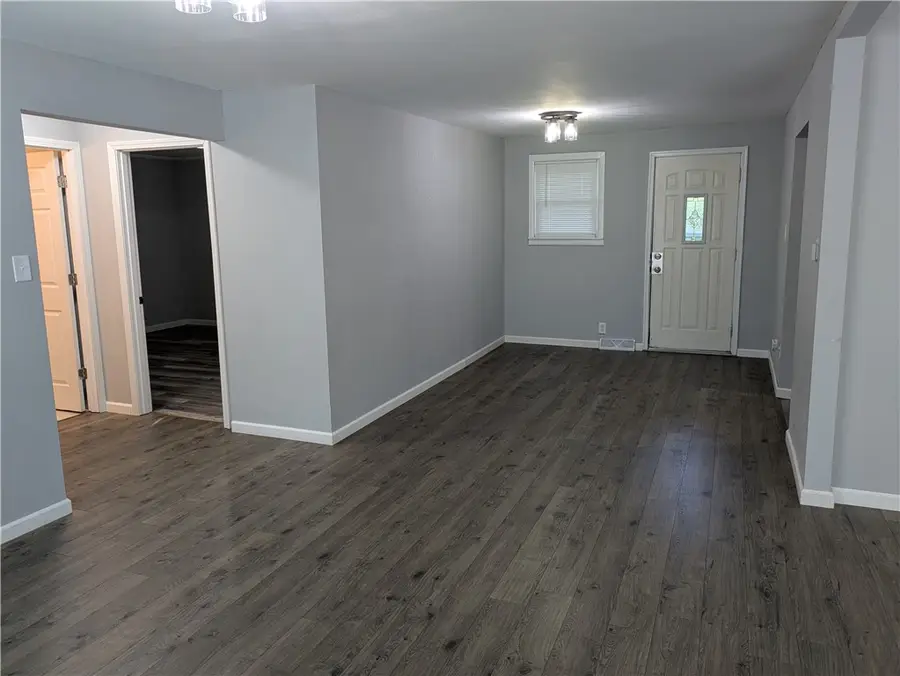 404 E Madison Street, Paris, IL 61944 - #3