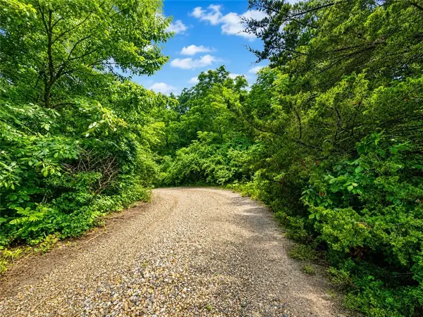 300 N Road, Lerna, IL 62440