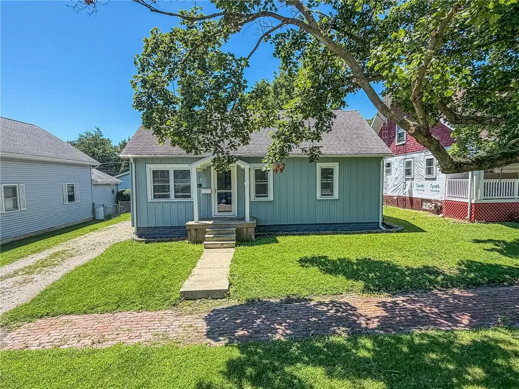 617 Edgar Avenue, Mattoon, IL 61938 - #1
