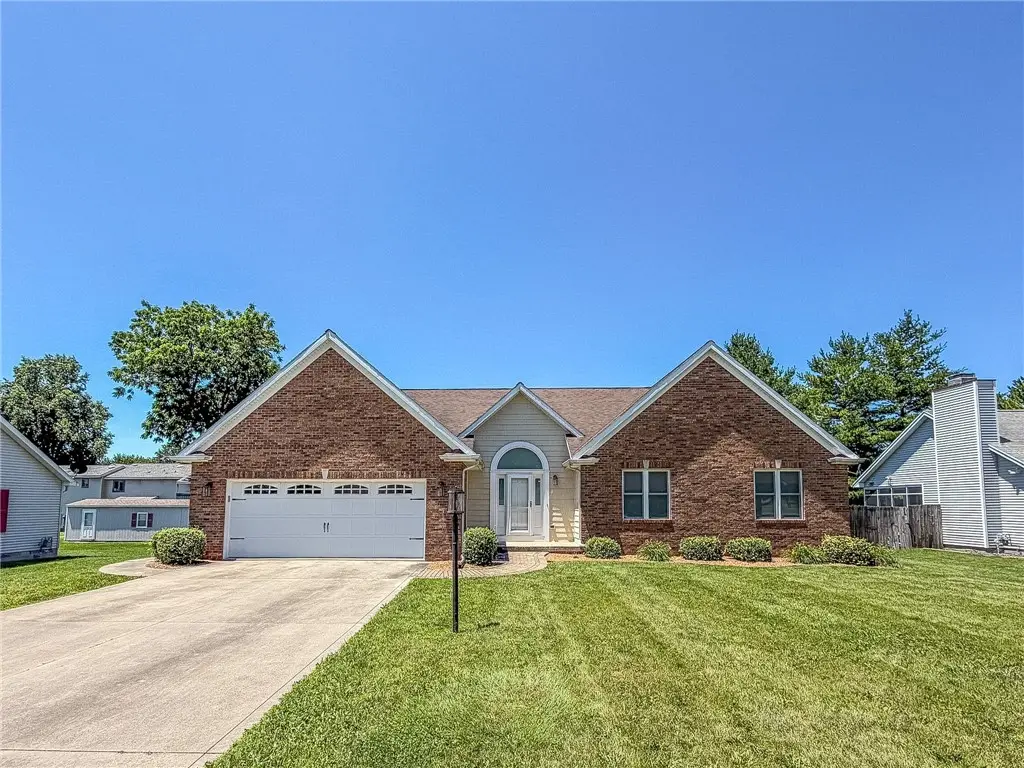 17 Lafayette Meadows, Mattoon, IL 61938 - #1