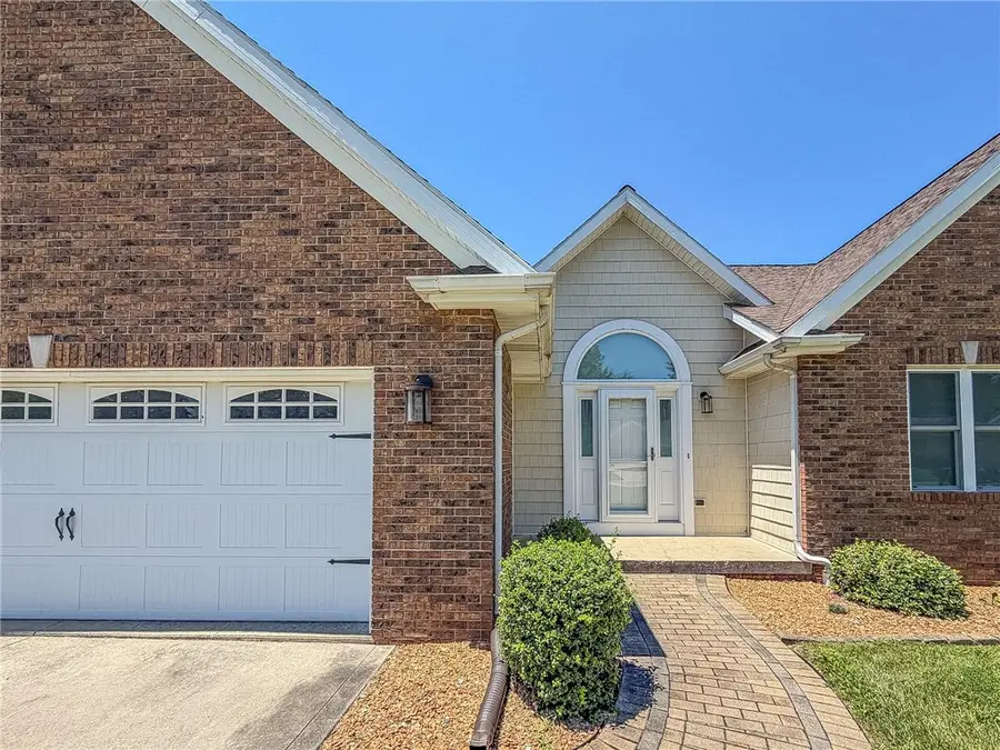 17 Lafayette Meadows, Mattoon, IL 61938 - #2