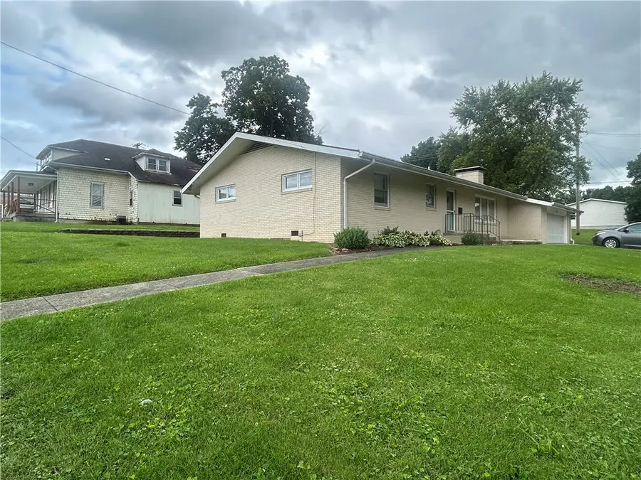 200 W Morgan Street, Newton, IL 62448 - #2