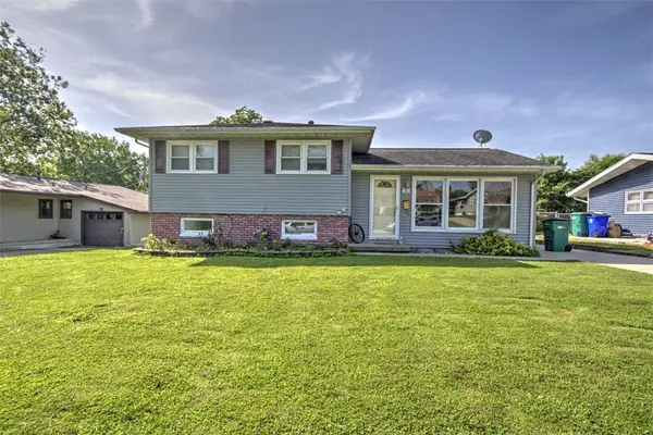 25 Ridge Drive, Decatur, IL 62521