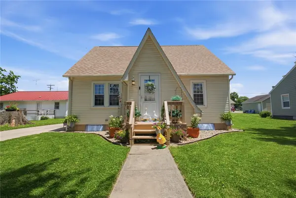 126 2nd Street, Cowden, IL 62422