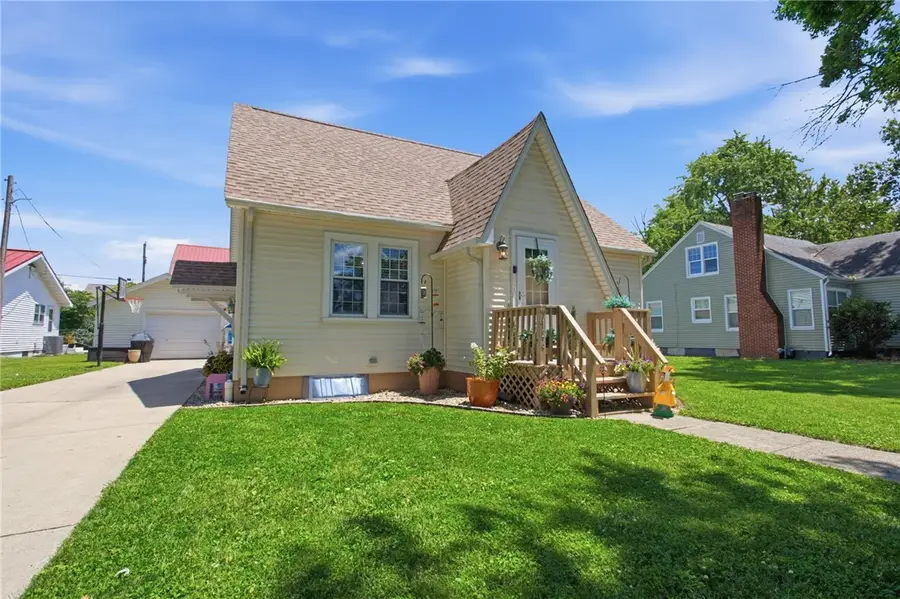 126 2nd Street, Cowden, IL 62422 - #3