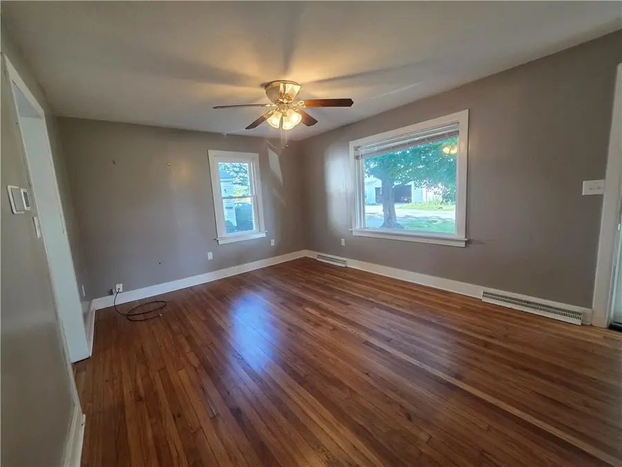 906 W Franklin Avenue, Effingham, IL 62401 - #3