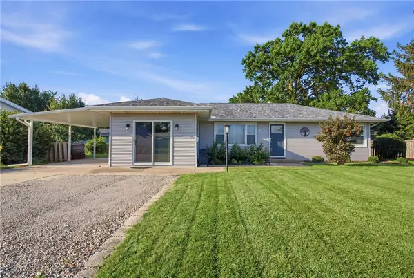 1804 Johnson Avenue, Charleston, IL 61920