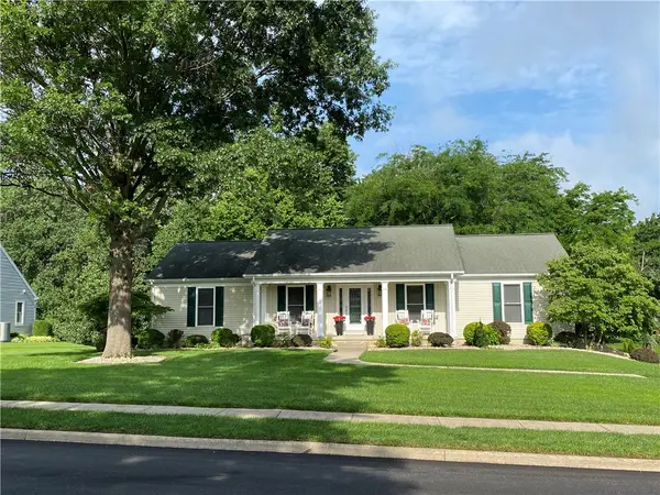 2236 University Drive, Charleston, IL 61920