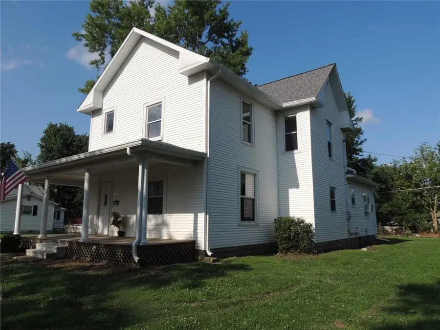 401 S 3rd Street, Altamont, IL 62411 - #3