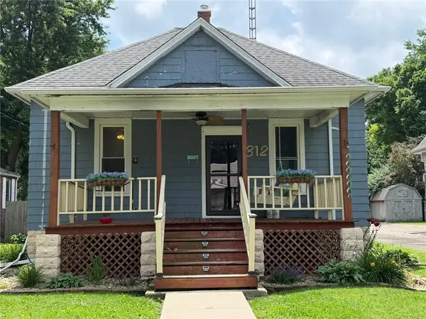 312 E Pleasant Street, Taylorville, IL 62568