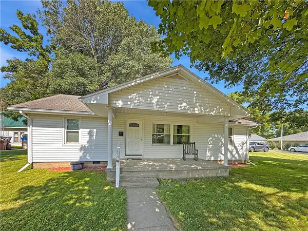 215 S Sheldon Street, Arcola, IL 61910