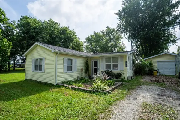 1046 Locust Avenue, Neoga, IL 62447