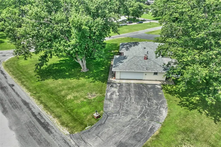 2220 Dunes Drive, Decatur, IL 62526 - #2