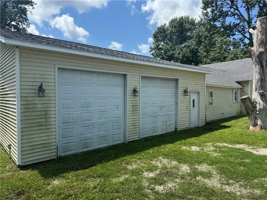 320 Walnut Street, Arthur, IL 61911 - #3