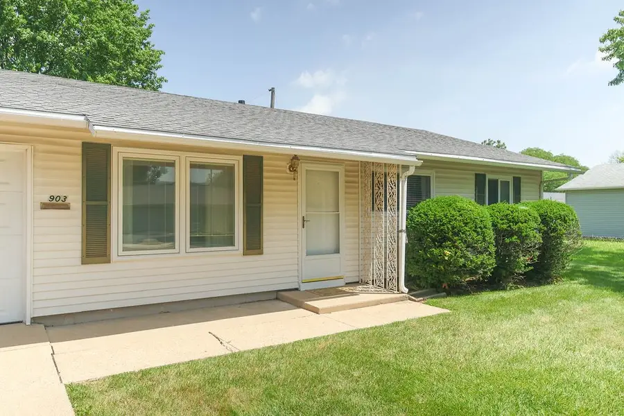 903 W Woodlawn Avenue, Danville, IL 61832 - #2