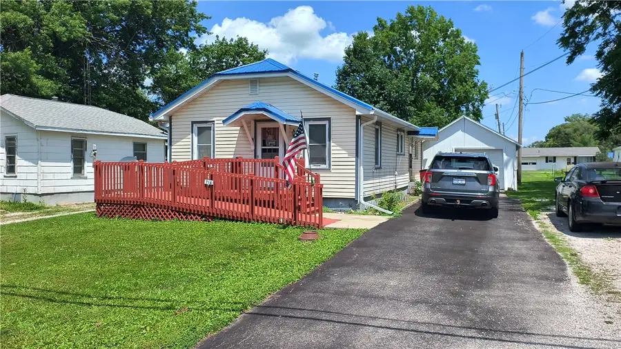 714 N Graham Street, Sullivan, IL 61951 - #2