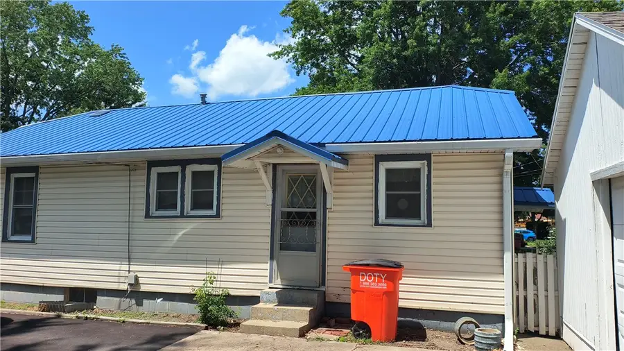 714 N Graham Street, Sullivan, IL 61951 - #3