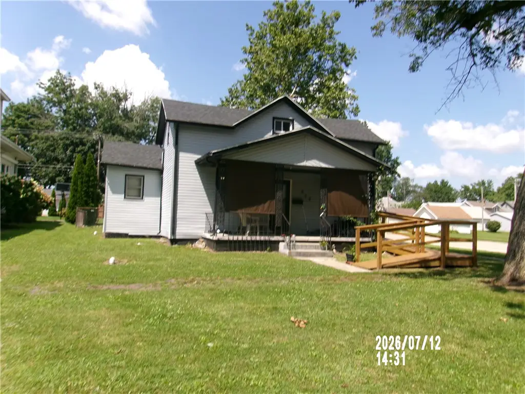 900 Lafayette Avenue, Mattoon, IL 61938 - #1