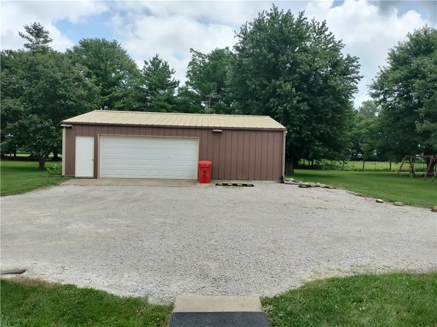 9663 Angle Crossing Road, Oakley, IL 62501 - #3