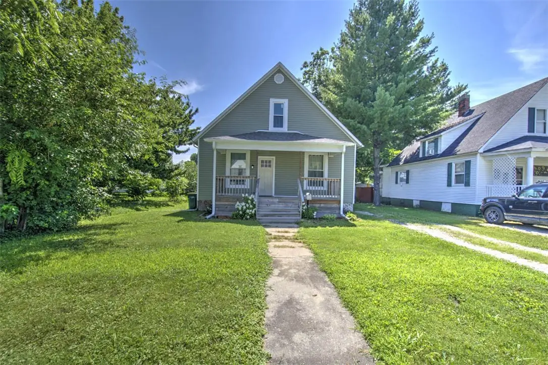 110 N Poplar Street, Assumption, IL 62510 - #1