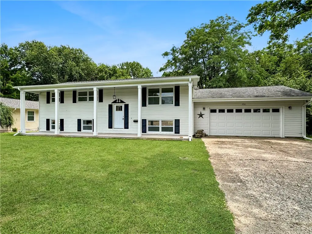 2301 Cortland Drive, Charleston, IL 61920 - #1