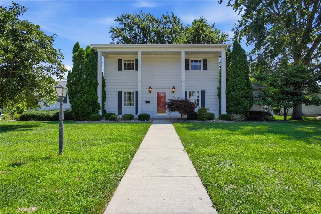 2101 Reynolds Drive, Charleston, IL 61920 - #1