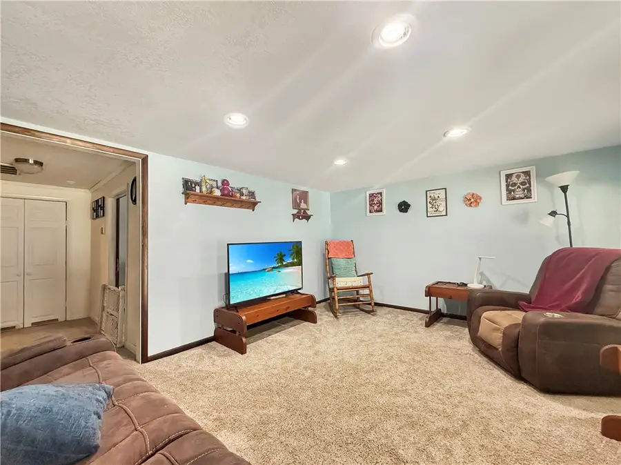 103 E Jefferson Avenue, Casey, IL 62420 - #3