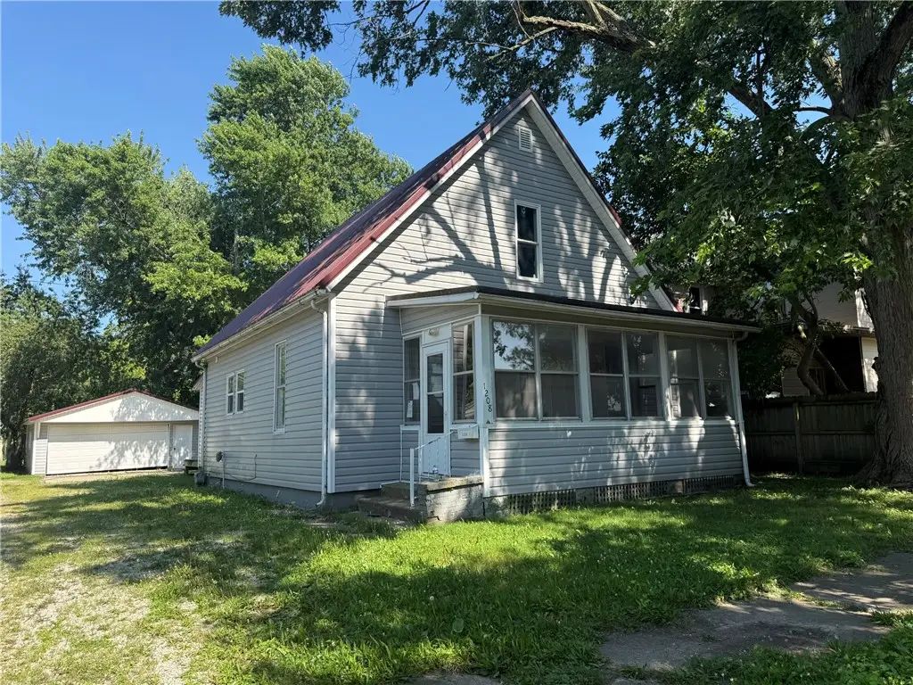 1208 Marshall Street, Paris, IL 61944 - #1