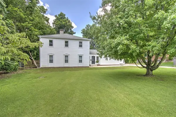 19 Montgomery Place, Decatur, IL 62522