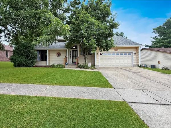 3585 N Woodridge Drive, Decatur, IL 62526