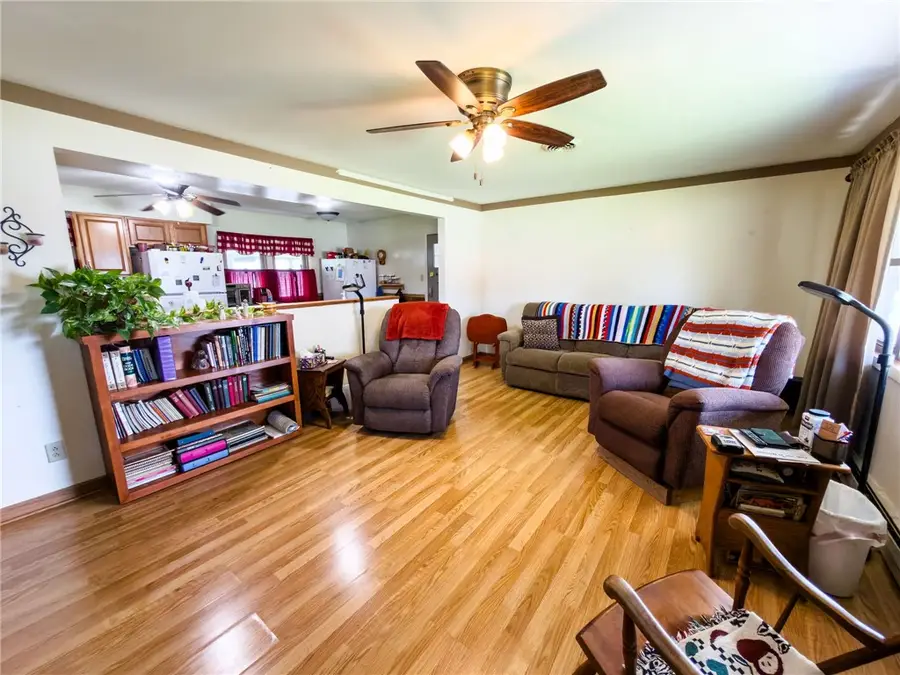 503 E Edgar Avenue, Casey, IL 62420 - #3