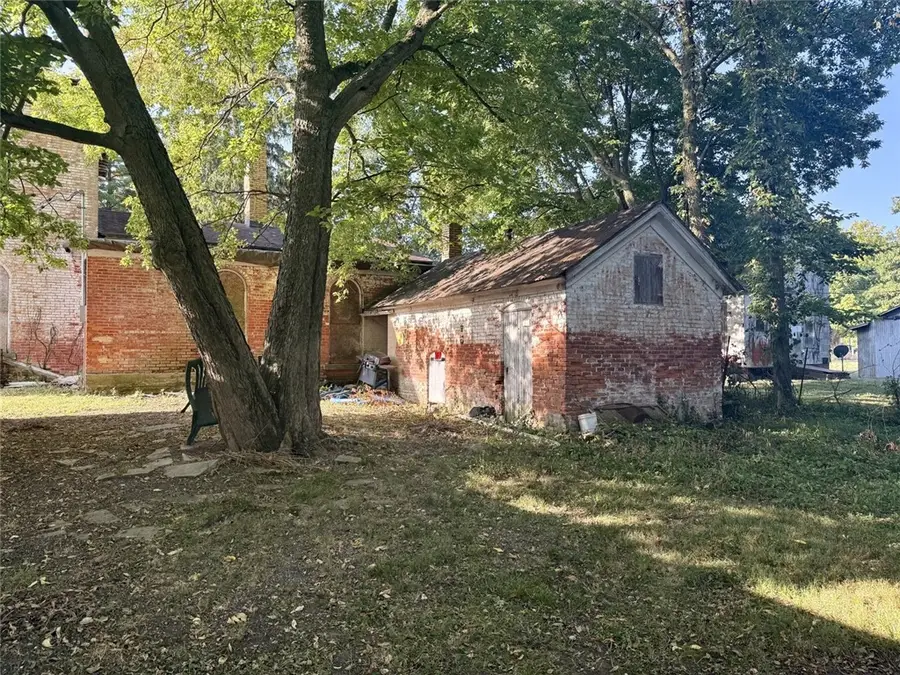 400 N Hopkins Street, Newman, IL 61942 - #3