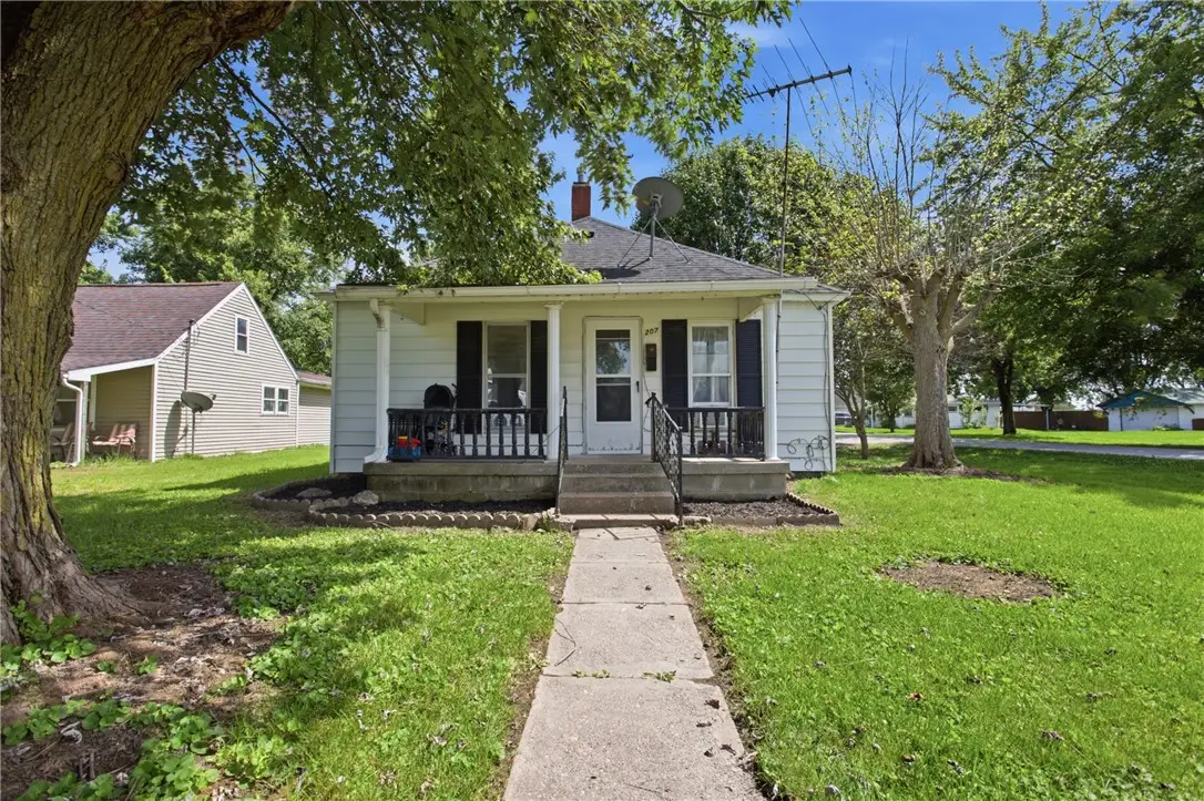 207 Harrison Avenue, Casey, IL 62420 - #1