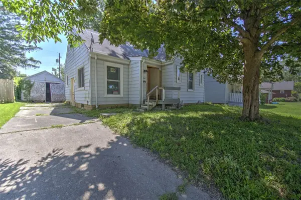 946 N University Avenue, Decatur, IL 62522