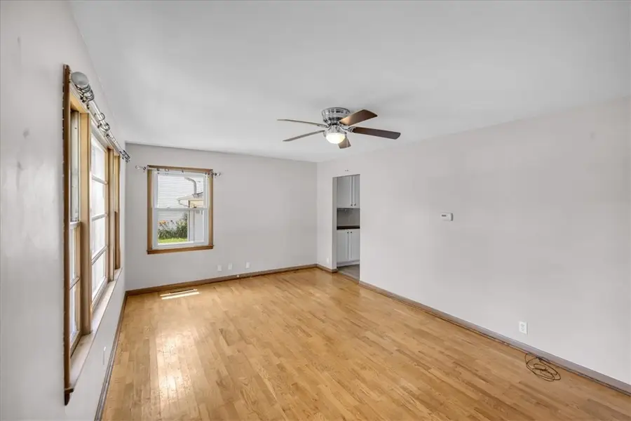 17 Parkway Drive, Sullivan, IL 61951 - #3
