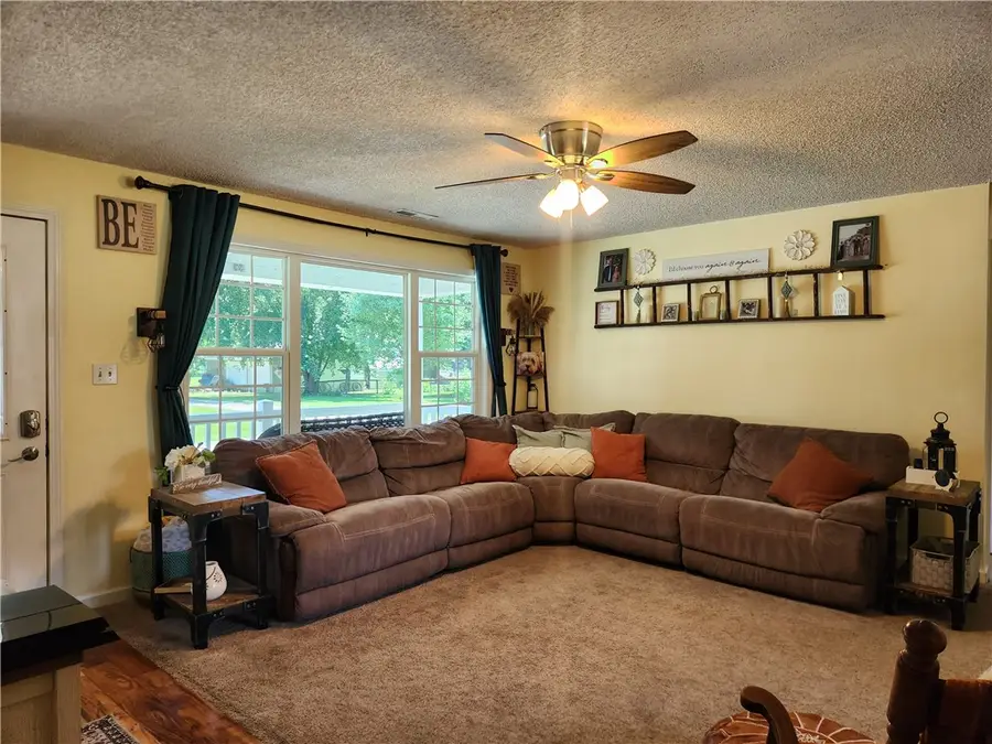 203 N Wall Street, Findlay, IL 62534 - #3