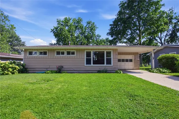 905 Holiday Drive, Effingham, IL 62401