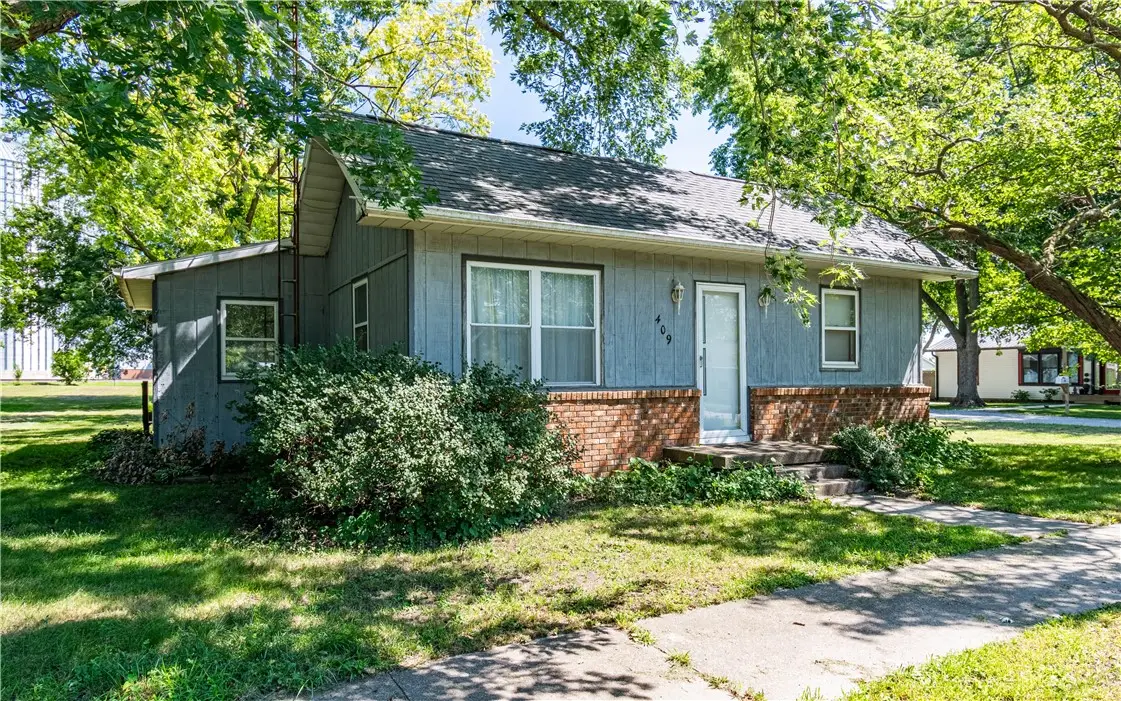 409 E South 2nd Street, Findlay, IL 62534 - #1