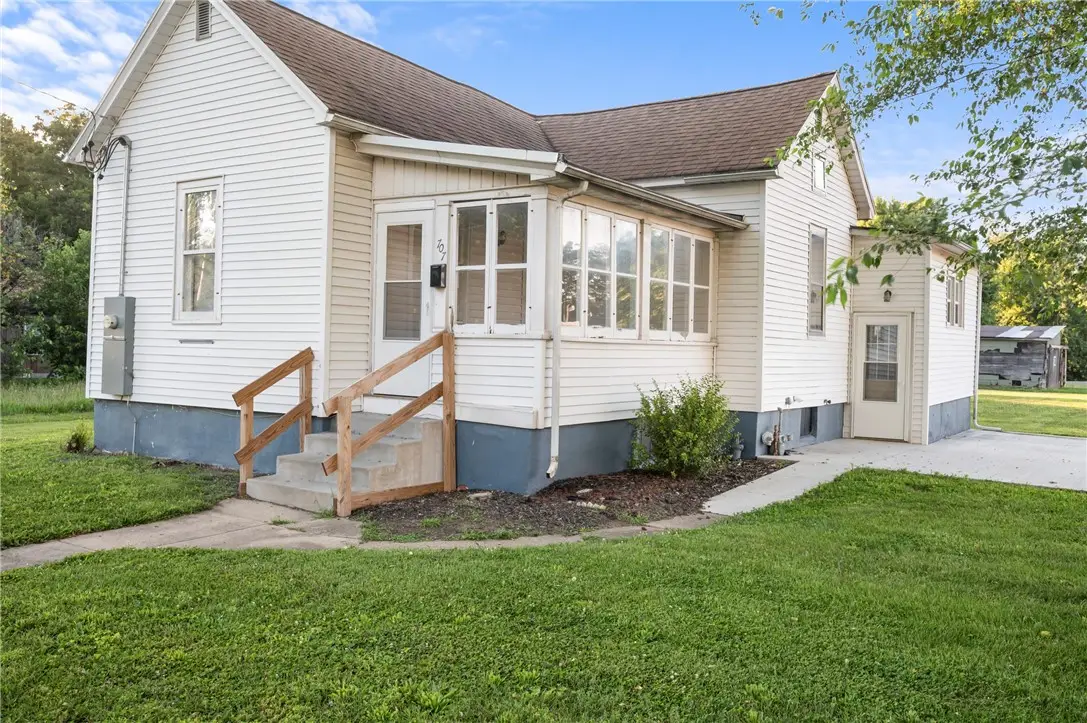 707 W Madison Street, Paris, IL 61944 - #1