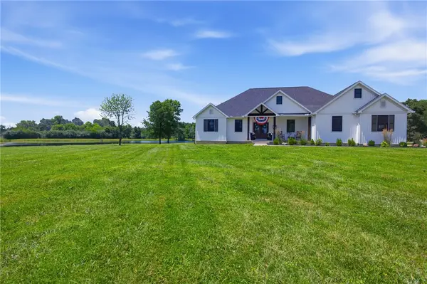 2071 Whetstone Road, Charleston, IL 61920