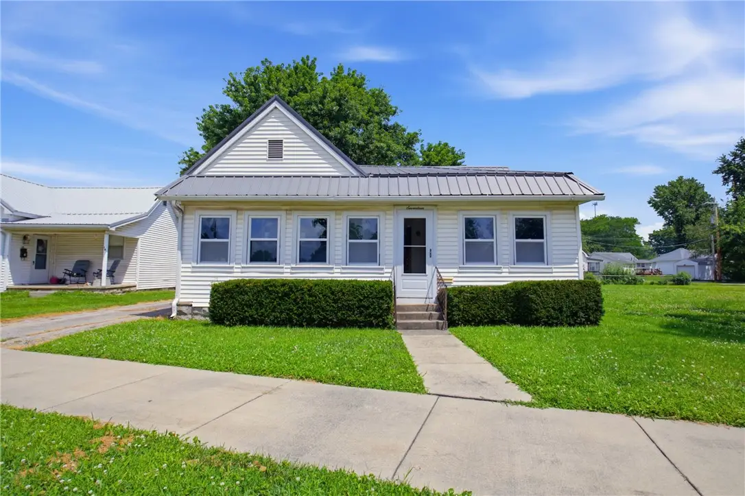 17 State Street, Charleston, IL 61920 - #1