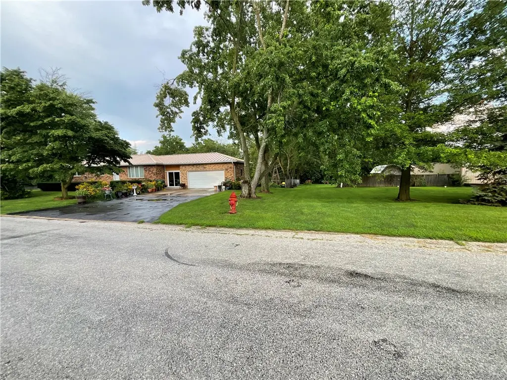 3 Highland Drive, Warrensburg, IL 62573 - #1