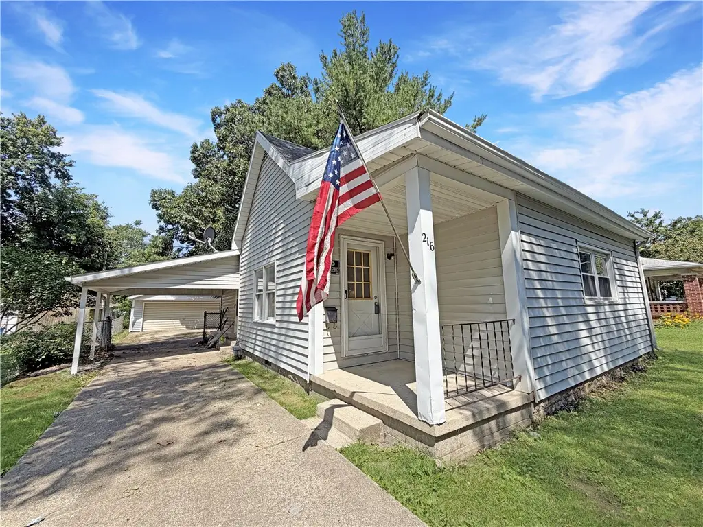 216 N 12th Street, Charleston, IL 61920 - #1