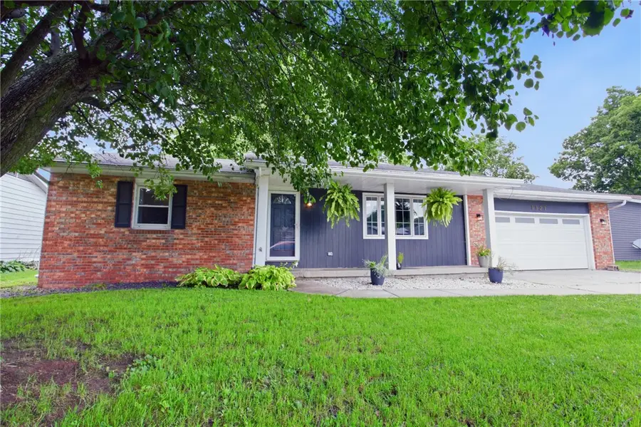 1121 Collins Drive, Effingham, IL 62401 - #3